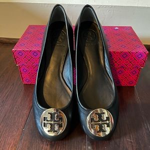 BNWT Tory Burch Black Reva Flats sz. 7.5